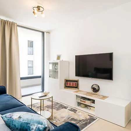 Nava - New And Spacious Gem - Free Parking Apartment *