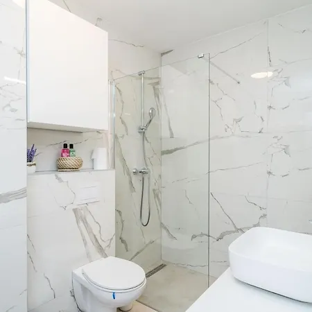 Apartment Nava - New And Spacious Gem - Free Parking *