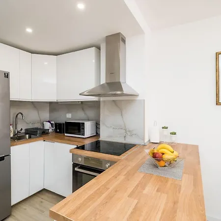 Nava - New And Spacious Gem - Free Parking Appartement *