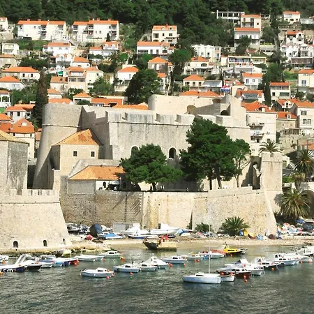 Nava - New And Spacious Gem - Free Parking Appartement