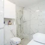 Lejlighed Nava - New And Spacious Gem - Free Parking *