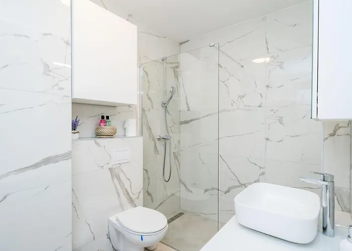 Appartamento Nava - New And Spacious Gem - Free Parking *