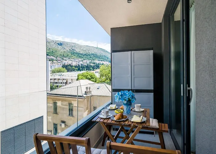 Nava - New And Spacious Gem - Free Parking Appartamento